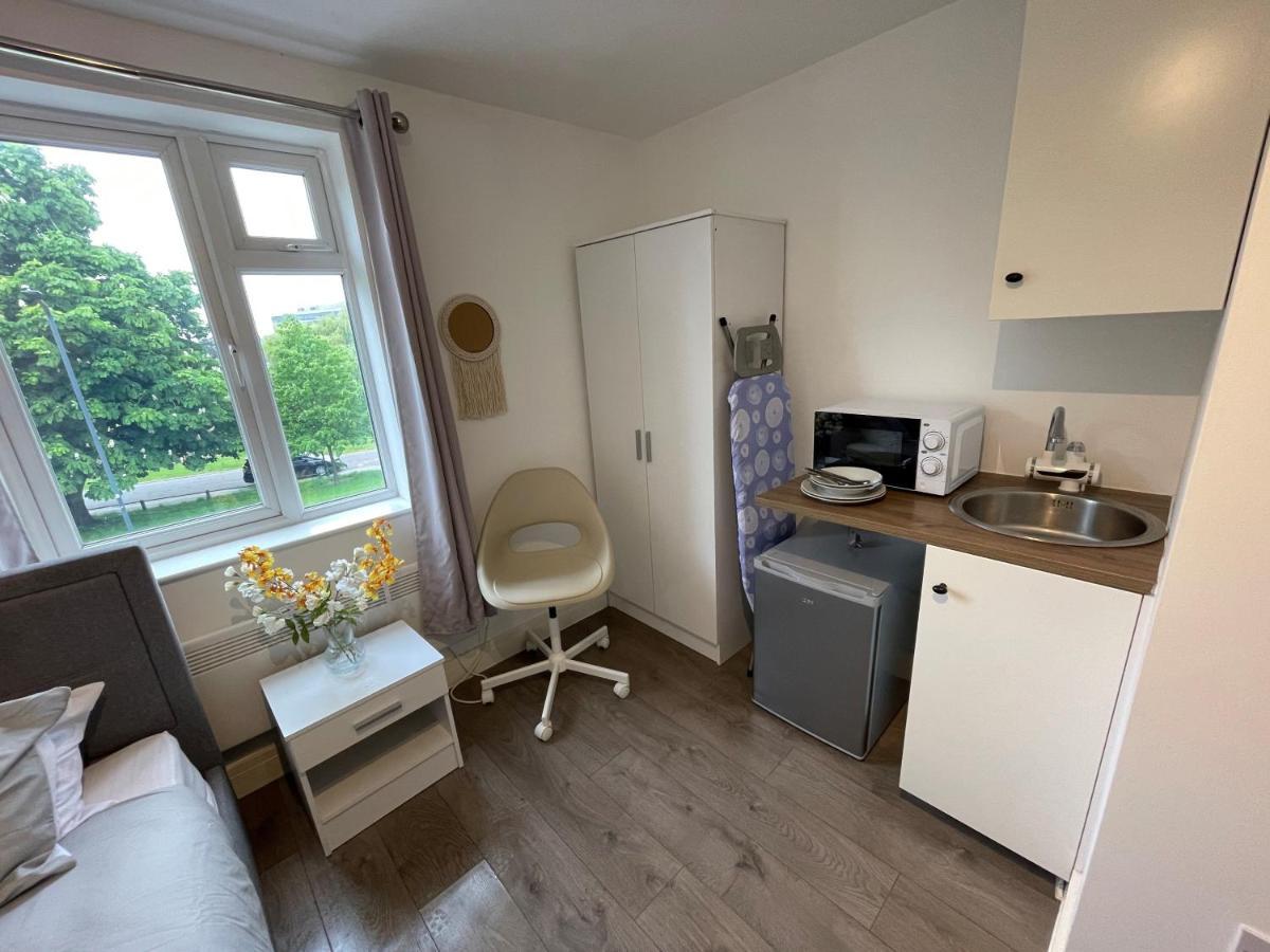 Letzi Premium Cozy Retreat Private En-Suite Rooms, Wembley Londres Exterior foto