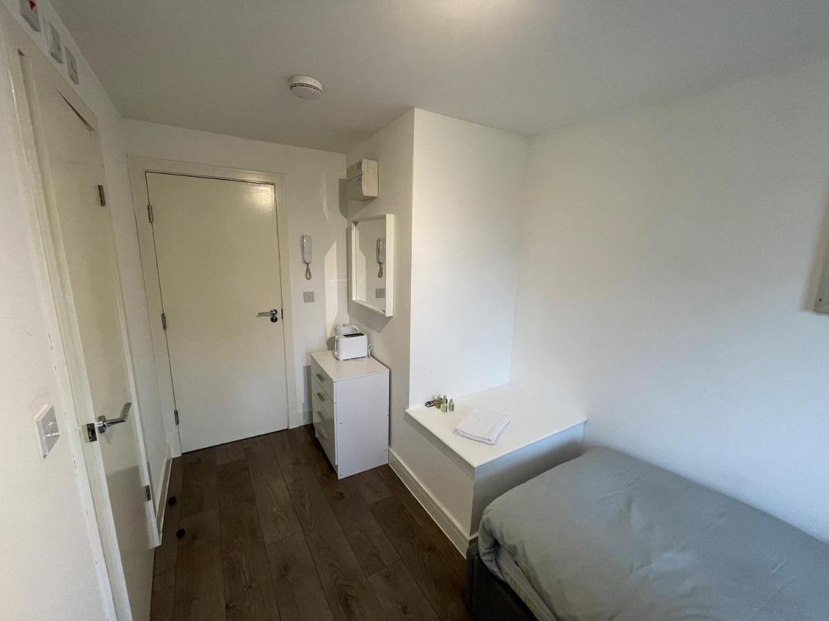 Letzi Premium Cozy Retreat Private En-Suite Rooms, Wembley Londres Exterior foto