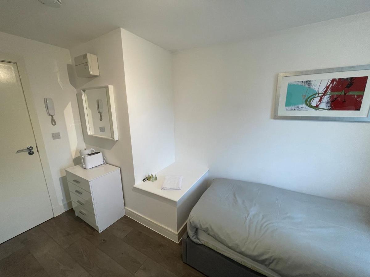 Letzi Premium Cozy Retreat Private En-Suite Rooms, Wembley Londres Exterior foto