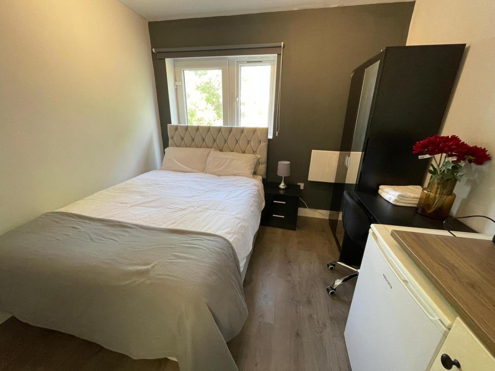 Letzi Premium Cozy Retreat Private En-Suite Rooms, Wembley Londres Exterior foto