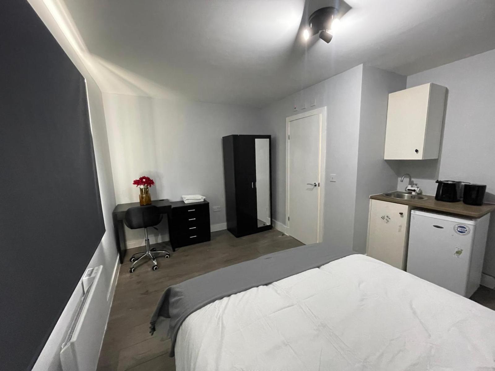 Letzi Premium Cozy Retreat Private En-Suite Rooms, Wembley Londres Exterior foto